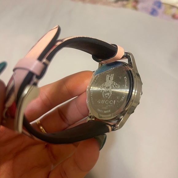 WOMENS Gucci Watch. Brand new. Never worn. Comes with box. - Picture 4 of 8